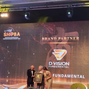 DVsion Fundamental Kenneth Chen receive award